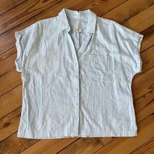 Joie Light Blue Short Sleeve Button-Down Shirt with Subtle White Pattern